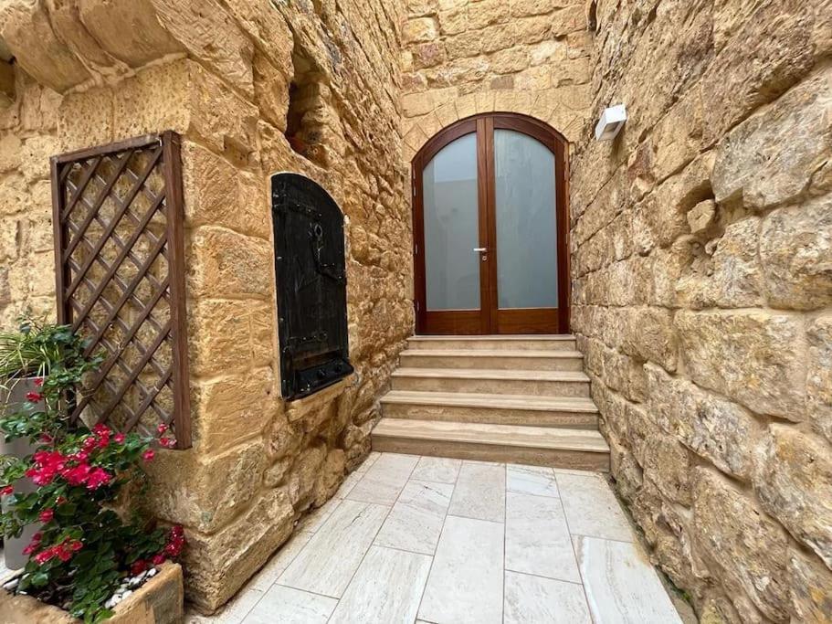 Charming 200 Year Old Cottage With Yard Żabbar Exterior foto